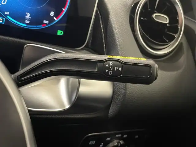 メルセデス・ベンツ ＧＬＢ２００ｄ 静岡県 2020(令2)年 5万km ポーラホワイト ナビ　360°カメラ TV　BT　USB /ハーフレザーシートヒーター /マッサージシート /ACC LKA BSM ETC2.0 /パワーバックドア /自動駐車 /パドルシフト /LEDライト /ドラレコ /アイドリングストップ /スペアキー