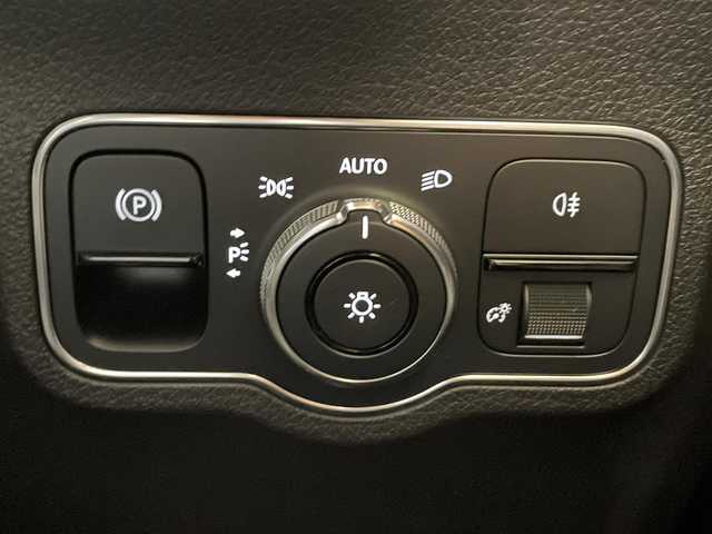 メルセデス・ベンツ ＧＬＢ２００ｄ 静岡県 2020(令2)年 5万km ポーラホワイト ナビ　360°カメラ TV　BT　USB /ハーフレザーシートヒーター /マッサージシート /ACC LKA BSM ETC2.0 /パワーバックドア /自動駐車 /パドルシフト /LEDライト /ドラレコ /アイドリングストップ /スペアキー
