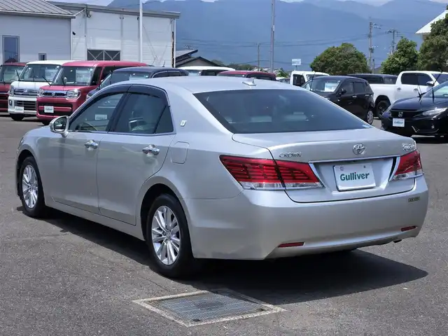 トヨタ クラウン ロイヤル ロイヤルサルーン 鹿児島県 2013(平25)年 6.8万km プレシャスシルバー ビルトインＥＴＣ　/バックカメラ　/純正ＨＤＤナビ　/Ｂｌｕｅｔｏｏｔｈオーディオ　/クルーズコントロール　/ＨＩＤヘッドライト　/Ｄ＋Ｎ席パワーシート　/肩口パワースイッチ　/プリクラッシュセーフティ/純正アルミホイール(16インチ)/プッシュスタート/スマートキー/ワンオーナー/横滑り防止装置/エアバッグ(W+サイド)/カーテンエアバック
