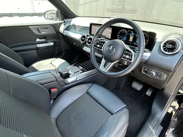 メルセデス・ベンツ Ｍ・ベンツ ＧＬＢ２００ｄ 4マチック 道東・釧路十勝 2021(令3)年 2.7万km コスモスブラック ４WD/純正ナビ/　　BT/Type-C/フルセグ/全方位カメラ/純正ETC2.0/前後ドライブレコーダー/デジタルインナーミラー（ドラレコ連動型）/レーダーセーフティパッケージ/アクティブブレーキアシスト/アクティブレーンキーピングアシスト/ブラインドスポットアシスト/アクティブステアリングアシスト/アダプティブクルーズコントロール/ハーフレザーシート/前席パワーシート/前席シートヒーター/パワーバックドア/ワイヤレス充電/LEDヘッドライト/純正18インチAW/純正フロアマット/取扱説明書/保証書