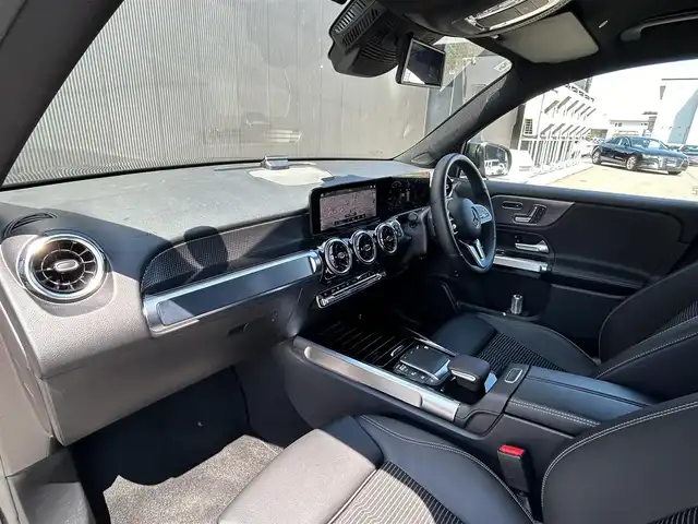 メルセデス・ベンツ Ｍ・ベンツ ＧＬＢ２００ｄ 4マチック 道東・釧路十勝 2021(令3)年 2.7万km コスモスブラック ４WD/純正ナビ/　　BT/Type-C/フルセグ/全方位カメラ/純正ETC2.0/前後ドライブレコーダー/デジタルインナーミラー（ドラレコ連動型）/レーダーセーフティパッケージ/アクティブブレーキアシスト/アクティブレーンキーピングアシスト/ブラインドスポットアシスト/アクティブステアリングアシスト/アダプティブクルーズコントロール/ハーフレザーシート/前席パワーシート/前席シートヒーター/パワーバックドア/ワイヤレス充電/LEDヘッドライト/純正18インチAW/純正フロアマット/取扱説明書/保証書
