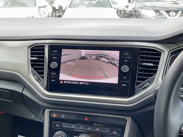 フォルクスワーゲン ＶＷ Ｔ－ロック TSI スタイル デザインPKG 東京都 2021(令3)年 1.9万km ピュアホワイト 2トーンカラールーフ(ブラック)/ターボ/プリクラッシュブレーキシステム/ブラインドスポットディテクション(BSM)/アダプティブクルーズコントロール(ACC)/Discover Mediaパッケージ/・純正8インチSSDナビ/・Bluetoothオーディオ/・AppleCarPlay/AndroidAuto/・MirrorLink対応/バックカメラ/純正ドライブレコーダー(前/後)/ビルトインETC2.0車載器/MicroUSB入力端子×2/LEDヘッドランプ/電動テールゲートドア/純正17インチアルミホイール/スマートキー/取説(車両/ドライブレコーダー)