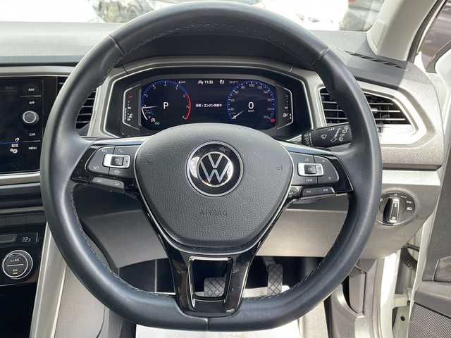 フォルクスワーゲン ＶＷ Ｔ－ロック TSI スタイル デザインPKG 東京都 2021(令3)年 1.9万km ピュアホワイト 2トーンカラールーフ(ブラック)/ターボ/プリクラッシュブレーキシステム/ブラインドスポットディテクション(BSM)/アダプティブクルーズコントロール(ACC)/Discover Mediaパッケージ/・純正8インチSSDナビ/・Bluetoothオーディオ/・AppleCarPlay/AndroidAuto/・MirrorLink対応/バックカメラ/純正ドライブレコーダー(前/後)/ビルトインETC2.0車載器/MicroUSB入力端子×2/LEDヘッドランプ/電動テールゲートドア/純正17インチアルミホイール/スマートキー/取説(車両/ドライブレコーダー)