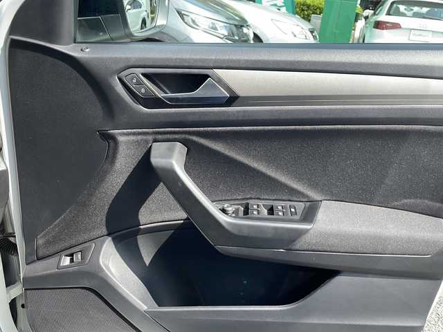 フォルクスワーゲン ＶＷ Ｔ－ロック TSI スタイル デザインPKG 東京都 2021(令3)年 1.9万km ピュアホワイト 2トーンカラールーフ(ブラック)/ターボ/プリクラッシュブレーキシステム/ブラインドスポットディテクション(BSM)/アダプティブクルーズコントロール(ACC)/Discover Mediaパッケージ/・純正8インチSSDナビ/・Bluetoothオーディオ/・AppleCarPlay/AndroidAuto/・MirrorLink対応/バックカメラ/純正ドライブレコーダー(前/後)/ビルトインETC2.0車載器/MicroUSB入力端子×2/LEDヘッドランプ/電動テールゲートドア/純正17インチアルミホイール/スマートキー/取説(車両/ドライブレコーダー)