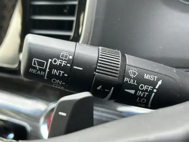 ホンダ オデッセイ アブソルート EX 佐賀県 2014(平26)年 2.6万km クリスタルブラックパール CTBA/ブラインドスポットインフォメーション/クルーズコントロール/純正ナビ/・バックカメラ/・フルセグTV/BT/CD/DVD/ALPINEフリップダウンモニター/純正18インチAW/両側パワースライドドア/ハーフレザーシート/パワーシート/オットマン/LEDヘッドライト/オートライト/フォグランプ/本革巻きステアリング/パドルシフト/ETC/プッシュスタート/スペアキー×１/保証書/取扱説明書