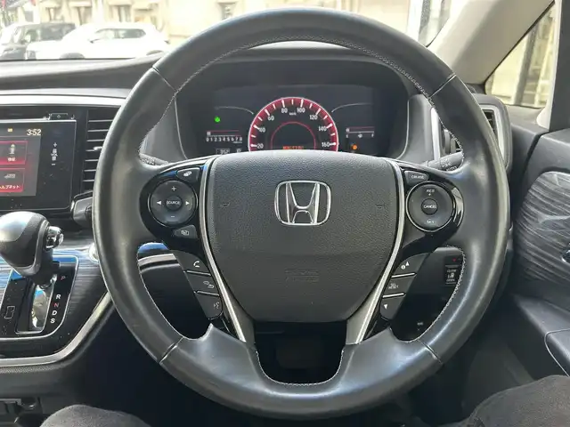 ホンダ オデッセイ アブソルート EX 佐賀県 2014(平26)年 2.6万km クリスタルブラックパール CTBA/ブラインドスポットインフォメーション/クルーズコントロール/純正ナビ/・バックカメラ/・フルセグTV/BT/CD/DVD/ALPINEフリップダウンモニター/純正18インチAW/両側パワースライドドア/ハーフレザーシート/パワーシート/オットマン/LEDヘッドライト/オートライト/フォグランプ/本革巻きステアリング/パドルシフト/ETC/プッシュスタート/スペアキー×１/保証書/取扱説明書