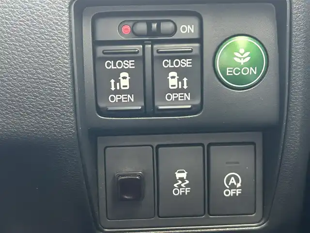 ホンダ オデッセイ アブソルート EX 佐賀県 2014(平26)年 2.6万km クリスタルブラックパール CTBA/ブラインドスポットインフォメーション/クルーズコントロール/純正ナビ/・バックカメラ/・フルセグTV/BT/CD/DVD/ALPINEフリップダウンモニター/純正18インチAW/両側パワースライドドア/ハーフレザーシート/パワーシート/オットマン/LEDヘッドライト/オートライト/フォグランプ/本革巻きステアリング/パドルシフト/ETC/プッシュスタート/スペアキー×１/保証書/取扱説明書