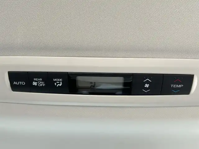 ホンダ オデッセイ アブソルート EX 佐賀県 2014(平26)年 2.6万km クリスタルブラックパール CTBA/ブラインドスポットインフォメーション/クルーズコントロール/純正ナビ/・バックカメラ/・フルセグTV/BT/CD/DVD/ALPINEフリップダウンモニター/純正18インチAW/両側パワースライドドア/ハーフレザーシート/パワーシート/オットマン/LEDヘッドライト/オートライト/フォグランプ/本革巻きステアリング/パドルシフト/ETC/プッシュスタート/スペアキー×１/保証書/取扱説明書