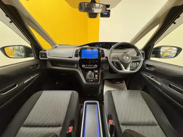 日産 セレナ e－パワー ハイウェイスター V 群馬県 2020(令2)年 6万km ダイヤモンドブラック 安全装備/・衝突軽減ブレーキ/・プロパイロット/・ブラインドスポット/・オートライト/・オートハイビーム/・横滑り防止/・車線逸脱装置/社外9インチナビ/・AM/FM/CD/DVD/・Bluetooth/MSV/・SD/フルセグTV/フリップダウンモニター/バックカメラ/両側電動スライドドア/前席シートヒーター/ハンドルヒーター/前後ドライブレコーダ/電動パーキング/オートホールド/ETC/LEDヘッドライト/LEDフォグランプ/純正フロアマット/純正ドアバイザー/純正16インチアルミホイール/プッシュスタート/スマートキー