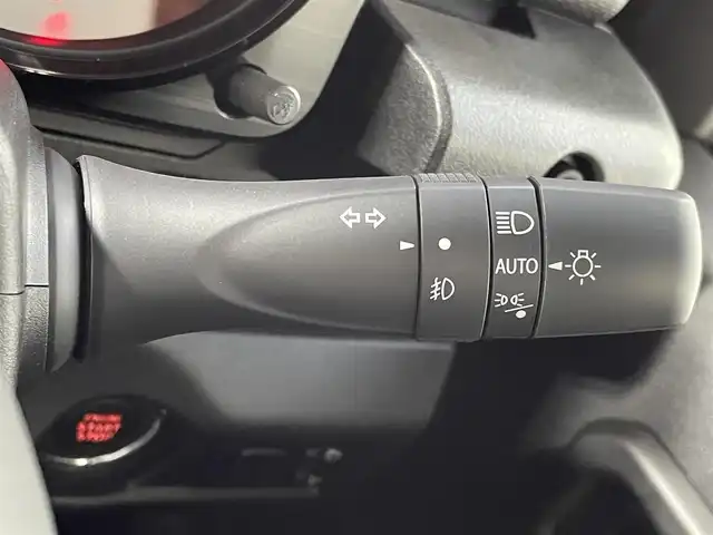 スズキ ジムニー XC 大阪府 2025(令7)年 0.1千km ピュアホワイトP 未使用車　４ＷＤ　ターボ　クルコン　シートヒーター　ヘッドライトウォッシャー　レーンアシスト　アイドリングストップ　オートハイビーム　ＬＥＤヘッドライト　クリアランスソナー　ヒーテッドドアミラー