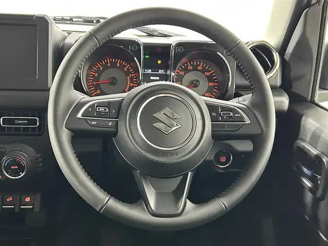 スズキ ジムニー XC 大阪府 2025(令7)年 0.1千km ピュアホワイトP 未使用車　４ＷＤ　ターボ　クルコン　シートヒーター　ヘッドライトウォッシャー　レーンアシスト　アイドリングストップ　オートハイビーム　ＬＥＤヘッドライト　クリアランスソナー　ヒーテッドドアミラー