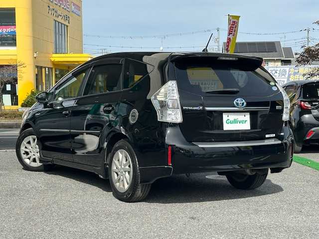 トヨタ プリウス α S 茨城県 2012(平24)年 11.3万km ブラック 純正SDナビ(NSZT-W62G)/ 【フルセグ/Bluetooth/CD/DVD/SD】/バックガイドカメラ/ETC/純正LEDヘッドライト/フォグライト/オートライト/ヘッドライトウォッシャー/スマートキー/電動格納ミラー/取扱説明書/新車時保証書/スペアキー×1