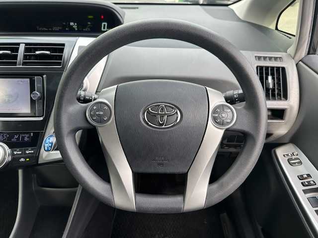 トヨタ プリウス α S 茨城県 2012(平24)年 11.3万km ブラック 純正SDナビ(NSZT-W62G)/ 【フルセグ/Bluetooth/CD/DVD/SD】/バックガイドカメラ/ETC/純正LEDヘッドライト/フォグライト/オートライト/ヘッドライトウォッシャー/スマートキー/電動格納ミラー/取扱説明書/新車時保証書/スペアキー×1