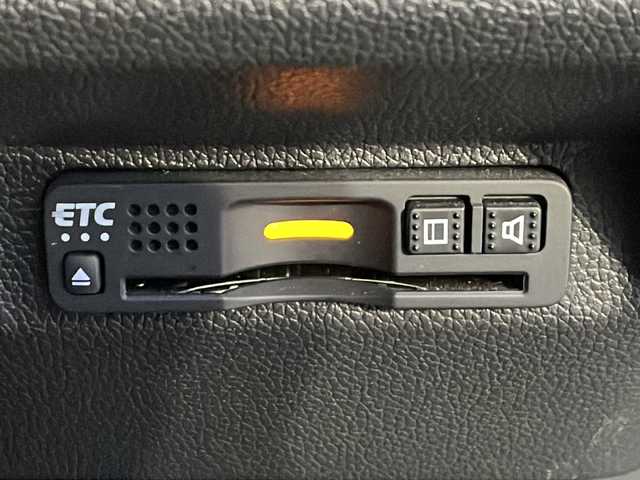 ホンダ フリード G ホンダセンシング 道北・旭川 2021(令3)年 2.7万km クリスタルブラックパール /ワンオーナー//寒冷地仕様//禁煙車//純正ナビ /BT/SD/USB/フルセグ//両側パワースライドドア/急アクセル抑制機能/ACC/トラフィックジャムアシスト/CMBS/先行車発進お知らせ機能/路外逸脱抑制機能//革巻きステアリング//ステアリングスイッチ//ハーフレザーシート//前席シートヒーター//オートエアコン//オートライト//LEDヘッドライト//純正フロアマット//ドライブレコーダー//フロントガラスデアイサー//バックカメラ//ドアバイザー//スペアキー//エンジンスターター//ドアミラーウィンカー//アイドリングストップ//ETC//サンシェード//取扱説明書//保証書