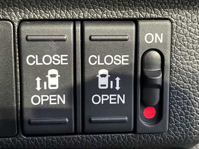 ホンダ フリード G ホンダセンシング 道北・旭川 2021(令3)年 2.7万km クリスタルブラックパール /ワンオーナー//寒冷地仕様//禁煙車//純正ナビ /BT/SD/USB/フルセグ//両側パワースライドドア/急アクセル抑制機能/ACC/トラフィックジャムアシスト/CMBS/先行車発進お知らせ機能/路外逸脱抑制機能//革巻きステアリング//ステアリングスイッチ//ハーフレザーシート//前席シートヒーター//オートエアコン//オートライト//LEDヘッドライト//純正フロアマット//ドライブレコーダー//フロントガラスデアイサー//バックカメラ//ドアバイザー//スペアキー//エンジンスターター//ドアミラーウィンカー//アイドリングストップ//ETC//サンシェード//取扱説明書//保証書