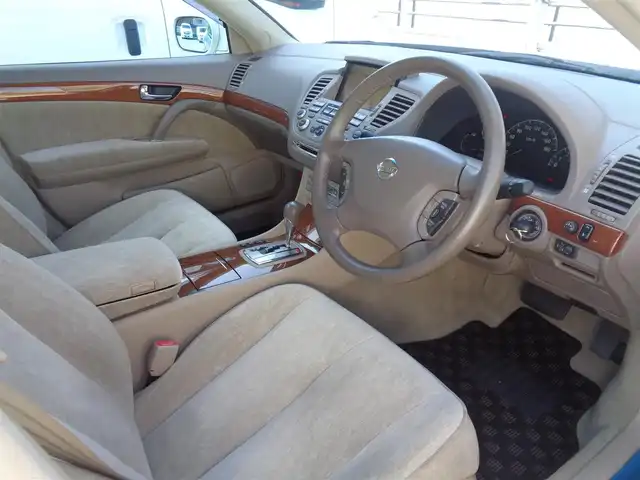 日産 シーマ 450 XV 鹿児島県 2001(平13)年 4.4万km ホワイトパール クルーズコントロール/前席パワーシート/ディスチャージヘッドライト/DVD再生可能/ウィンカーミラー/リモコンキー×3/新車保証書　取説有り/ETC