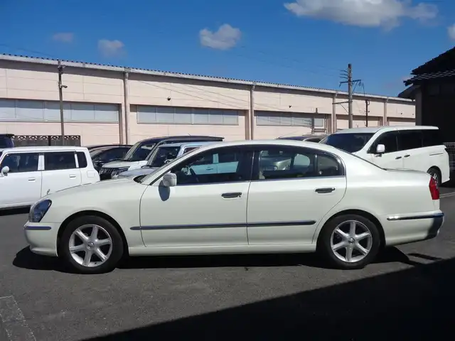 日産 シーマ 450 XV 鹿児島県 2001(平13)年 4.4万km ホワイトパール クルーズコントロール/前席パワーシート/ディスチャージヘッドライト/DVD再生可能/ウィンカーミラー/リモコンキー×3/新車保証書　取説有り/ETC