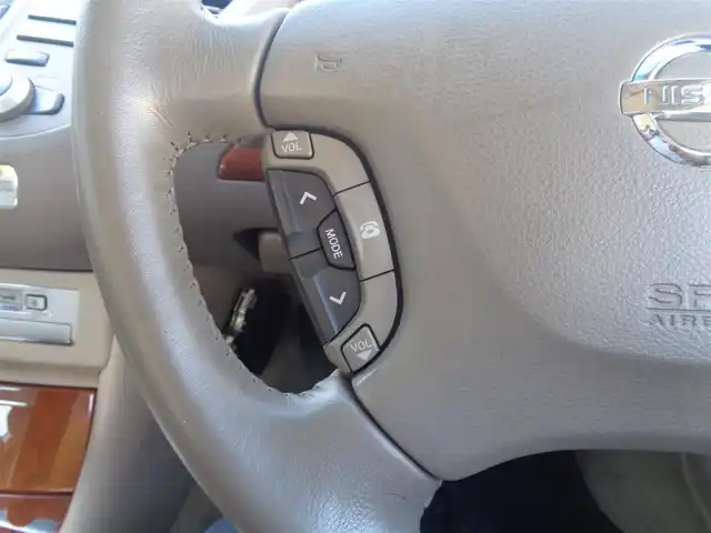 日産 シーマ 450 XV 鹿児島県 2001(平13)年 4.4万km ホワイトパール クルーズコントロール/前席パワーシート/ディスチャージヘッドライト/DVD再生可能/ウィンカーミラー/リモコンキー×3/新車保証書　取説有り/ETC