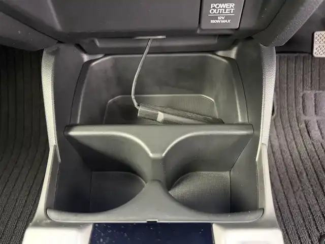 ホンダ フィット 13G Lパッケージ 愛知県 2015(平27)年 6万km ブリリアントスポーティブルーメタリック2トーン ・シティーブレーキアクティブ【CTBA】/・横滑り防止装置/・純正ナビ/（Bluetooth/ワンセグ/AM/FM)/・純正ドライブレコーダ/・アイドリングストップ/・革巻きステア/・オートLEDヘッドライト/・シートリフター/・電動格納ミラー/・ウィンカーミラー/・ステアスイッチ/・ドアバイザー/・スペアキー