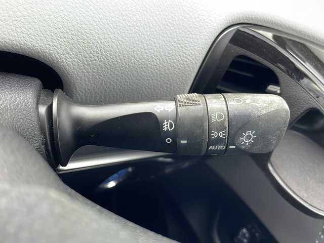 トヨタ プリウス A 静岡県 2016(平28)年 7.3万km グレーメタリック /純正ナビ/地デジTV//純正CD/DVD/Bluetooth//バックカメラ//社外エアロ//トヨタセーフティセンス//オートハイビーム//レーダークルーズコントロール//純正15インチAW//ヘッドアップディスプレイ//スマートキー//LEDヘッドライト//ビルトインETC