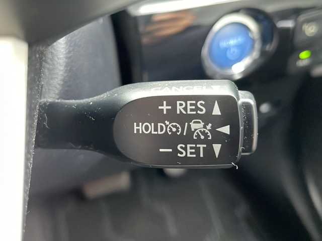 トヨタ プリウス A 静岡県 2016(平28)年 7.3万km グレーメタリック /純正ナビ/地デジTV//純正CD/DVD/Bluetooth//バックカメラ//社外エアロ//トヨタセーフティセンス//オートハイビーム//レーダークルーズコントロール//純正15インチAW//ヘッドアップディスプレイ//スマートキー//LEDヘッドライト//ビルトインETC