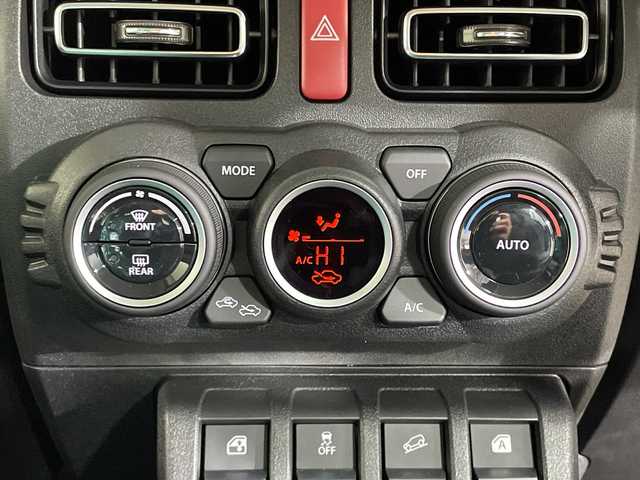 スズキ ジムニー ノマド FC 神奈川県 2025(令7)年 0.1千km ベージュⅡ 登録済未使用車/スズキセーフティサポート/4WD/シートヒーター/ダウンヒルアシストコントロール/革巻きステアリング/ステアリングスイッチ/Autoライト/アイドリングストップ機能/コーナーセンサー/ヘッドライトレベライザー/ヘッドライトウォッシャー/LEDヘッドライト/フォグランプ/電動格納ミラー/ウィンカーミラー/背面タイヤ/純正15インチアルミホイール