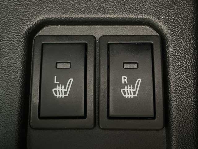 スズキ ジムニー ノマド FC 神奈川県 2025(令7)年 0.1千km ベージュⅡ 登録済未使用車/スズキセーフティサポート/4WD/シートヒーター/ダウンヒルアシストコントロール/革巻きステアリング/ステアリングスイッチ/Autoライト/アイドリングストップ機能/コーナーセンサー/ヘッドライトレベライザー/ヘッドライトウォッシャー/LEDヘッドライト/フォグランプ/電動格納ミラー/ウィンカーミラー/背面タイヤ/純正15インチアルミホイール