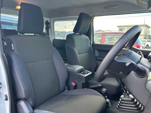 スズキ ジムニー XC 神奈川県 2023(令5)年 3.5万km ピュアホワイトP 純正ナビＴＶ　/ＴＯＹＯ＿ＯＰＥＮ＿ＣＯＵＮＴＲＹ＿Ｒ／Ｔ　/純正マットガード　/クルーズコントロール　/ＥＴＣ２．０　/純正ドライブレコーダー　/スペアキー　/ＴＶキャンセラー