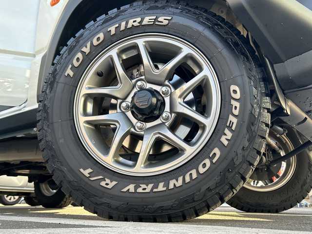 スズキ ジムニー XC 神奈川県 2023(令5)年 3.5万km ピュアホワイトP 純正ナビＴＶ　/ＴＯＹＯ＿ＯＰＥＮ＿ＣＯＵＮＴＲＹ＿Ｒ／Ｔ　/純正マットガード　/クルーズコントロール　/ＥＴＣ２．０　/純正ドライブレコーダー　/スペアキー　/ＴＶキャンセラー