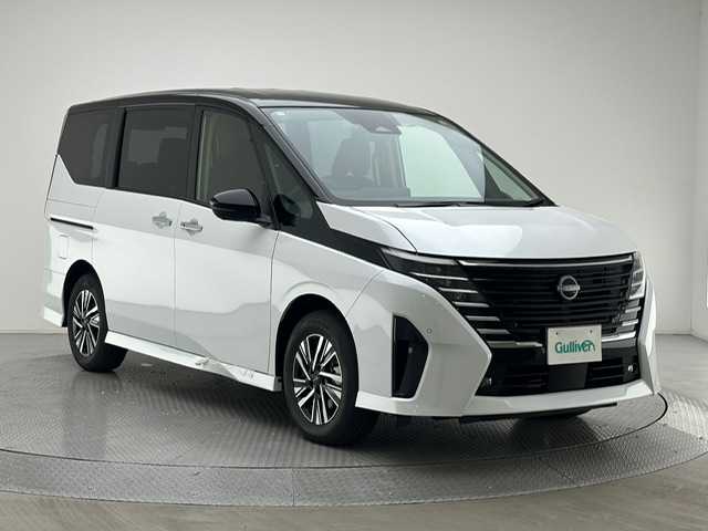 日産 セレナ e－パワー ハイウェイスター V 兵庫県 2025(令7)年 0.1千km 白Ⅱ 登録済未使用車/純正メモリナビ(Bluetooth/フルセグ/USB/HDMI)/全方位カメラ/前後コーナーセンサー/ワイヤレス充電/プロパイロット/ブラインドスポットモニター/エマージェンシーブレーキ/両側パワースライドドア/純正前後ドライブレコーダー/インテリジェントルームミラー/オートライト/オートマチックハイビーム/LEDヘッドライト/LEDフォグライト/スペアキー/純正16インチアルミホイール