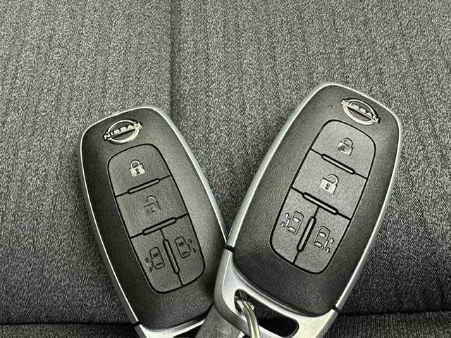 日産 セレナ e－パワー ハイウェイスター V 兵庫県 2025(令7)年 0.1千km 白Ⅱ 登録済未使用車/純正メモリナビ(Bluetooth/フルセグ/USB/HDMI)/全方位カメラ/前後コーナーセンサー/ワイヤレス充電/プロパイロット/ブラインドスポットモニター/エマージェンシーブレーキ/両側パワースライドドア/純正前後ドライブレコーダー/インテリジェントルームミラー/オートライト/オートマチックハイビーム/LEDヘッドライト/LEDフォグライト/スペアキー/純正16インチアルミホイール