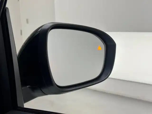 日産 セレナ e－パワー ハイウェイスター V 兵庫県 2025(令7)年 0.1千km 白Ⅱ 登録済未使用車/純正メモリナビ(Bluetooth/フルセグ/USB/HDMI)/全方位カメラ/前後コーナーセンサー/ワイヤレス充電/プロパイロット/ブラインドスポットモニター/エマージェンシーブレーキ/両側パワースライドドア/純正前後ドライブレコーダー/インテリジェントルームミラー/オートライト/オートマチックハイビーム/LEDヘッドライト/LEDフォグライト/スペアキー/純正16インチアルミホイール