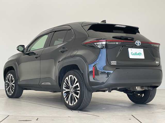トヨタ ヤリスクロス ハイブリッド Z 愛知県 2023(令5)年 1.7万km ブラックマイカ 純正8型ディスプレイオーディオナビ　ナビ機能なし/全方位カメラ/レーダークルーズコントロール/シートヒーター/バックカメラ/ETC2.0/パワーシート/コーナーセンサー/純正アルミホイール/ブラインドスポットモニター/LEDヘッドライト/ステアリングヒーター/オートマチックハイビーム/衝突軽減システム/フルセグ/Bluetooth/ステアリングスイッチ/スマートキー/プッシュスタート