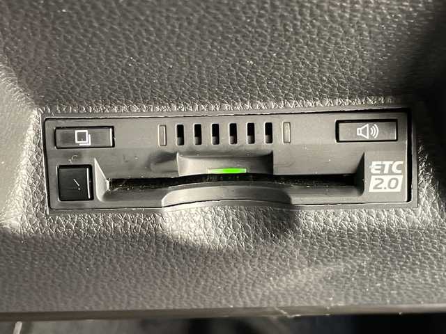 トヨタ ヤリスクロス ハイブリッド Z 愛知県 2023(令5)年 1.7万km ブラックマイカ 純正8型ディスプレイオーディオナビ　ナビ機能なし/全方位カメラ/レーダークルーズコントロール/シートヒーター/バックカメラ/ETC2.0/パワーシート/コーナーセンサー/純正アルミホイール/ブラインドスポットモニター/LEDヘッドライト/ステアリングヒーター/オートマチックハイビーム/衝突軽減システム/フルセグ/Bluetooth/ステアリングスイッチ/スマートキー/プッシュスタート