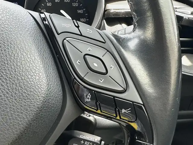 トヨタ Ｃ－ＨＲ G 群馬県 2018(平30)年 6.8万km ブラック/イエロー 純正SDナビ/ワンセグ/Bluetooth/バックカメラ/スマートキー/スペアキー/プッシュスタート/衝突軽減ブレーキ/レーンキープアシスト/レーダークルーズコントロール/オートハイビーム/クリアランスソナー/フロアマット/社外17インチアルミホイール