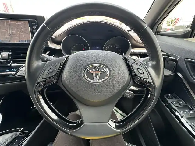 トヨタ Ｃ－ＨＲ G 群馬県 2018(平30)年 6.8万km ブラック/イエロー 純正SDナビ/ワンセグ/Bluetooth/バックカメラ/スマートキー/スペアキー/プッシュスタート/衝突軽減ブレーキ/レーンキープアシスト/レーダークルーズコントロール/オートハイビーム/クリアランスソナー/フロアマット/社外17インチアルミホイール