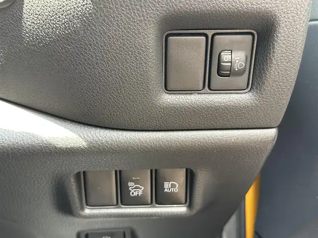 トヨタ Ｃ－ＨＲ G 群馬県 2018(平30)年 6.8万km ブラック/イエロー 純正SDナビ/ワンセグ/Bluetooth/バックカメラ/スマートキー/スペアキー/プッシュスタート/衝突軽減ブレーキ/レーンキープアシスト/レーダークルーズコントロール/オートハイビーム/クリアランスソナー/フロアマット/社外17インチアルミホイール