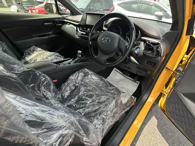 トヨタ Ｃ－ＨＲ G 群馬県 2018(平30)年 6.8万km ブラック/イエロー 純正SDナビ/ワンセグ/Bluetooth/バックカメラ/スマートキー/スペアキー/プッシュスタート/衝突軽減ブレーキ/レーンキープアシスト/レーダークルーズコントロール/オートハイビーム/クリアランスソナー/フロアマット/社外17インチアルミホイール