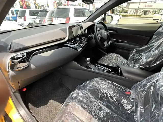 トヨタ Ｃ－ＨＲ G 群馬県 2018(平30)年 6.8万km ブラック/イエロー 純正SDナビ/ワンセグ/Bluetooth/バックカメラ/スマートキー/スペアキー/プッシュスタート/衝突軽減ブレーキ/レーンキープアシスト/レーダークルーズコントロール/オートハイビーム/クリアランスソナー/フロアマット/社外17インチアルミホイール