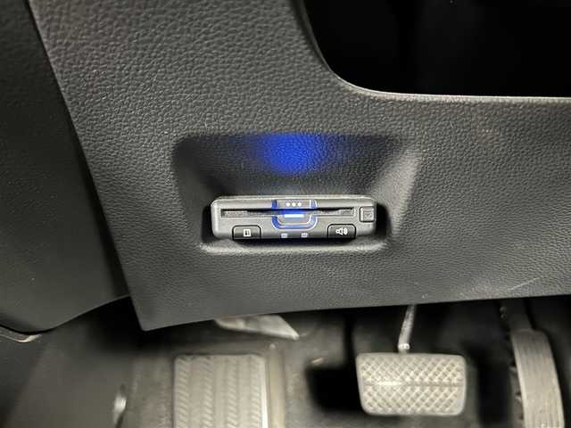 ホンダ フィット ベーシック 大阪府 2020(令2)年 6.6万km クリスタルブラックパール ワンオーナー/禁煙車/ホンダセンシング搭載/・衝突軽減ブレーキ（CMBS）/・誤発進抑制機能/・後方誤発進抑制機能/・近距離衝突軽減ブレーキ/・歩行者事故低減ステアリング/・路外逸脱抑制機能/・ACC（アダプティブクルーズコントロール）/・LKAS（車線維持支援システム）/・オートハイビーム/・先行車発進お知らせ機能/・標識認識機能/純正ナビ　型式：VXM-205Ci/【Bluetooth、CD、FM/AM】/ステアリングスイッチ/電動パーキング/オートホールド機能/アイドリングストップ/横滑り防止装置/電動格納ミラー/純正フロアマット/オートライト/LEDヘッドライト/保証書、取説