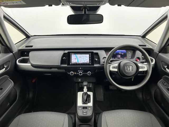 ホンダ フィット ベーシック 大阪府 2020(令2)年 6.6万km クリスタルブラックパール ワンオーナー/禁煙車/ホンダセンシング搭載/・衝突軽減ブレーキ（CMBS）/・誤発進抑制機能/・後方誤発進抑制機能/・近距離衝突軽減ブレーキ/・歩行者事故低減ステアリング/・路外逸脱抑制機能/・ACC（アダプティブクルーズコントロール）/・LKAS（車線維持支援システム）/・オートハイビーム/・先行車発進お知らせ機能/・標識認識機能/純正ナビ　型式：VXM-205Ci/【Bluetooth、CD、FM/AM】/ステアリングスイッチ/電動パーキング/オートホールド機能/アイドリングストップ/横滑り防止装置/電動格納ミラー/純正フロアマット/オートライト/LEDヘッドライト/保証書、取説