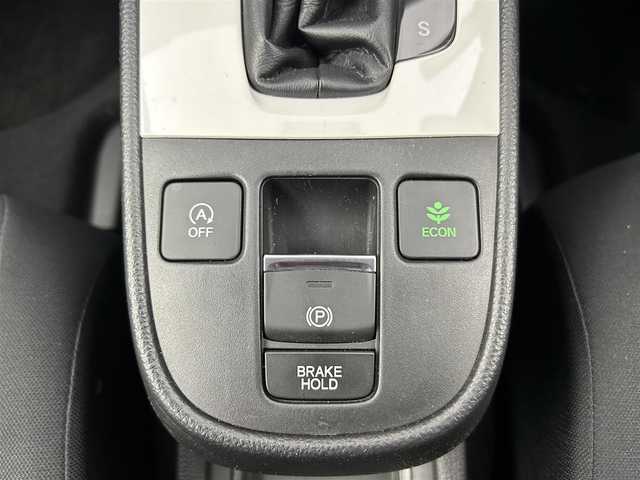 ホンダ フィット ベーシック 大阪府 2020(令2)年 6.6万km クリスタルブラックパール ワンオーナー/禁煙車/ホンダセンシング搭載/・衝突軽減ブレーキ（CMBS）/・誤発進抑制機能/・後方誤発進抑制機能/・近距離衝突軽減ブレーキ/・歩行者事故低減ステアリング/・路外逸脱抑制機能/・ACC（アダプティブクルーズコントロール）/・LKAS（車線維持支援システム）/・オートハイビーム/・先行車発進お知らせ機能/・標識認識機能/純正ナビ　型式：VXM-205Ci/【Bluetooth、CD、FM/AM】/ステアリングスイッチ/電動パーキング/オートホールド機能/アイドリングストップ/横滑り防止装置/電動格納ミラー/純正フロアマット/オートライト/LEDヘッドライト/保証書、取説