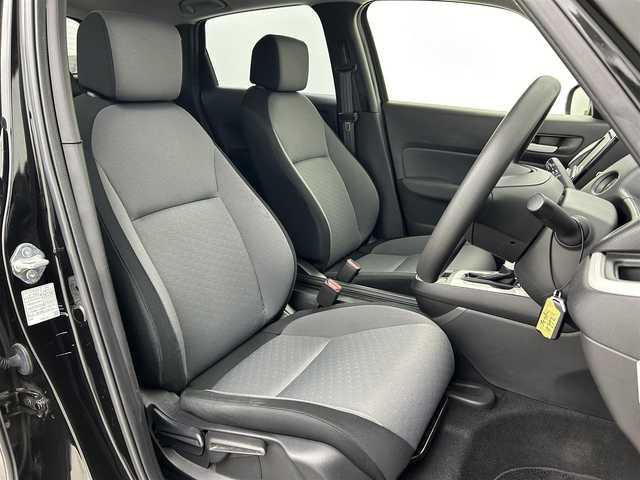 ホンダ フィット ベーシック 大阪府 2020(令2)年 6.6万km クリスタルブラックパール ワンオーナー/禁煙車/ホンダセンシング搭載/・衝突軽減ブレーキ（CMBS）/・誤発進抑制機能/・後方誤発進抑制機能/・近距離衝突軽減ブレーキ/・歩行者事故低減ステアリング/・路外逸脱抑制機能/・ACC（アダプティブクルーズコントロール）/・LKAS（車線維持支援システム）/・オートハイビーム/・先行車発進お知らせ機能/・標識認識機能/純正ナビ　型式：VXM-205Ci/【Bluetooth、CD、FM/AM】/ステアリングスイッチ/電動パーキング/オートホールド機能/アイドリングストップ/横滑り防止装置/電動格納ミラー/純正フロアマット/オートライト/LEDヘッドライト/保証書、取説