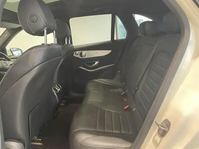 メルセデス・ベンツ ＧＬＣ２２０ d 4マチックスポーツ 本革 愛知県 2017(平29)年 5.3万km ダイヤモンドホワイト 本革シート　/パノラミックＳ／Ｒ　/ＨＵＤ　/Ｂｕｒｍｅｓｔｅｒサウンド　/ＭＢＵＸ　/Ｂｌｕｅｔｏｏｔｈ　/３６０度カメラ　/フルセグＴＶ　/アンビエントライト　/シートヒーター/ＡＣＣ　/ＬＫＡ　/ＬＤＷ　/ＢＳＭ　/ＥＴＣ２．０/LEDヘッドライト/パワーバックドア/プッシュスタート/アイドリングストップ
