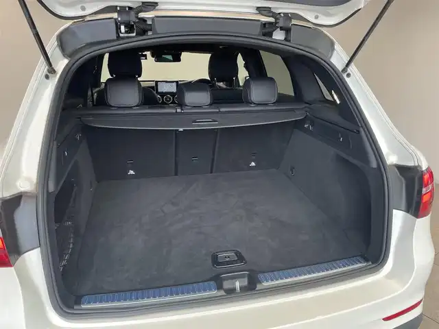 メルセデス・ベンツ ＧＬＣ２２０ d 4マチックスポーツ 本革 愛知県 2017(平29)年 5.3万km ダイヤモンドホワイト 本革シート　/パノラミックＳ／Ｒ　/ＨＵＤ　/Ｂｕｒｍｅｓｔｅｒサウンド　/ＭＢＵＸ　/Ｂｌｕｅｔｏｏｔｈ　/３６０度カメラ　/フルセグＴＶ　/アンビエントライト　/シートヒーター/ＡＣＣ　/ＬＫＡ　/ＬＤＷ　/ＢＳＭ　/ＥＴＣ２．０/LEDヘッドライト/パワーバックドア/プッシュスタート/アイドリングストップ