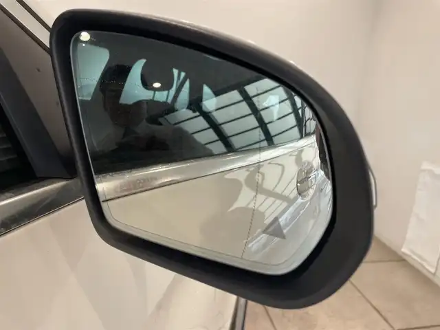 メルセデス・ベンツ ＧＬＣ２２０ d 4マチックスポーツ 本革 愛知県 2017(平29)年 5.3万km ダイヤモンドホワイト 本革シート　/パノラミックＳ／Ｒ　/ＨＵＤ　/Ｂｕｒｍｅｓｔｅｒサウンド　/ＭＢＵＸ　/Ｂｌｕｅｔｏｏｔｈ　/３６０度カメラ　/フルセグＴＶ　/アンビエントライト　/シートヒーター/ＡＣＣ　/ＬＫＡ　/ＬＤＷ　/ＢＳＭ　/ＥＴＣ２．０/LEDヘッドライト/パワーバックドア/プッシュスタート/アイドリングストップ