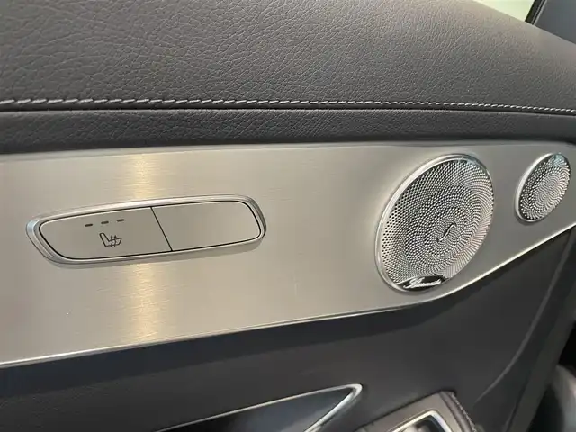 メルセデス・ベンツ ＧＬＣ２２０ d 4マチックスポーツ 本革 愛知県 2017(平29)年 5.3万km ダイヤモンドホワイト 本革シート　/パノラミックＳ／Ｒ　/ＨＵＤ　/Ｂｕｒｍｅｓｔｅｒサウンド　/ＭＢＵＸ　/Ｂｌｕｅｔｏｏｔｈ　/３６０度カメラ　/フルセグＴＶ　/アンビエントライト　/シートヒーター/ＡＣＣ　/ＬＫＡ　/ＬＤＷ　/ＢＳＭ　/ＥＴＣ２．０/LEDヘッドライト/パワーバックドア/プッシュスタート/アイドリングストップ