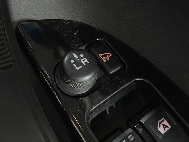 ダイハツ タント カスタム RS スマートセレ SA 沖縄県 2014(平26)年 9.2万km パールホワイトⅢ 県外仕入/禁煙車/社外SDナビ/CD/DVD/SD/BT/フルセグ/ETC/衝突被害軽減システム/横滑り防止装置/アイドリングストップ/レザー調シートカバー/LEDヘッドライト/オートライト/純正15インチAW/純正フロアマット/プッシュスタート/スマートキー