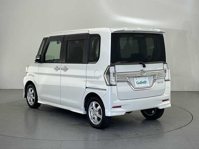 ダイハツ タント カスタム RS トップED SA Ⅲ 長野県 2017(平29)年 5.7万km パールホワイトⅢ 4WD/純正メモリナビ&フルセグTV&CD&DVD&USB&BT/社外フリップダウンモニター/衝突軽減ブレーキ/アイドリングストップ/社外前後ドライブレコーダー/両側パワースライドドア/ハーフレザーシート/運転席シートヒーター/ステアリングスイッチ/2列目サンシェード/バックカメラ/ETC/LEDヘッドライト/オートライト/フロントフォグランプ/電動格納ミラー/ウィンカーミラー/社外14インチAW付スタッドレスタイヤ装着/純正15インチAW付サマータイヤ積込/社外フロアマット/純正ドアバイザー/プッシュスタート/スマートキー/スペアキー1本/純正エンジンスターター/取扱説明書/保証書
