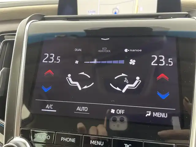 トヨタ クラウン ハイブリッド G Four 富山県 2018(平30)年 1.8万km ホワイトパールクリスタルシャイン 純正ナビ（AM/FM/DVD/BT/USB/フルセグ）/全方位カメラ/ドライブレコーダー/ETC/D/N席パワーシート/D席メモリシート/シートヒーター/ハンドルヒーター/衝突被害軽減システム/レーダークルーズコントロール/レーンキープアシスト/コーナーセンサー/ブラインドスポットモニター/ヘッドアップディスプレイ/オートLEDライト/オートマチックハイビーム/純正アルミホイール/純正フロアマット/革巻きステアリング/ステアリングスイッチ/パドルシフト/オートホールド付電子パーキング/スマートキー/スペアキー